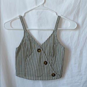 Hollister crop top size : XS